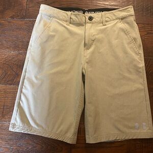 Boys Under Armour Performance shorts